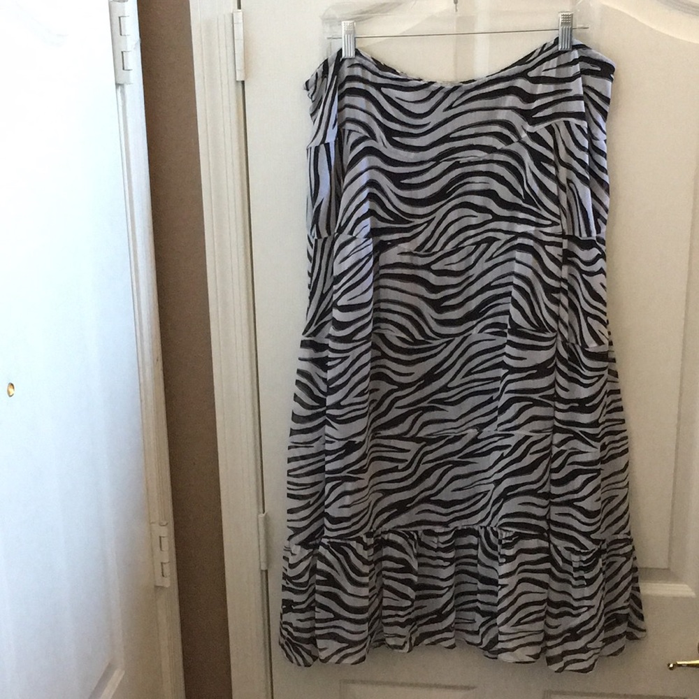 FINAL MARKDOWN Ladies’ Investments II Multi-tiered Lined Skirt (1X)